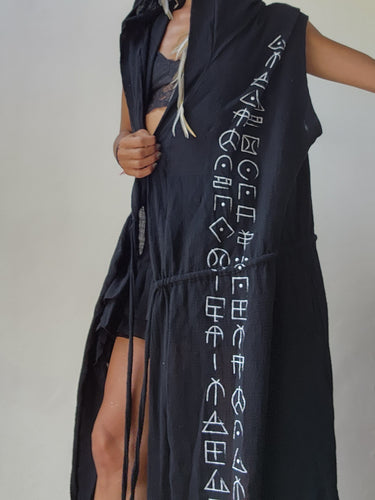 Wotsuma hooded kimono