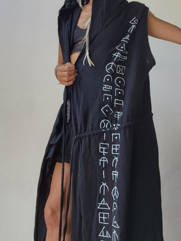 Wotsuma hooded kimono