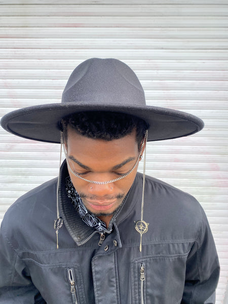 UFO Face chain hat